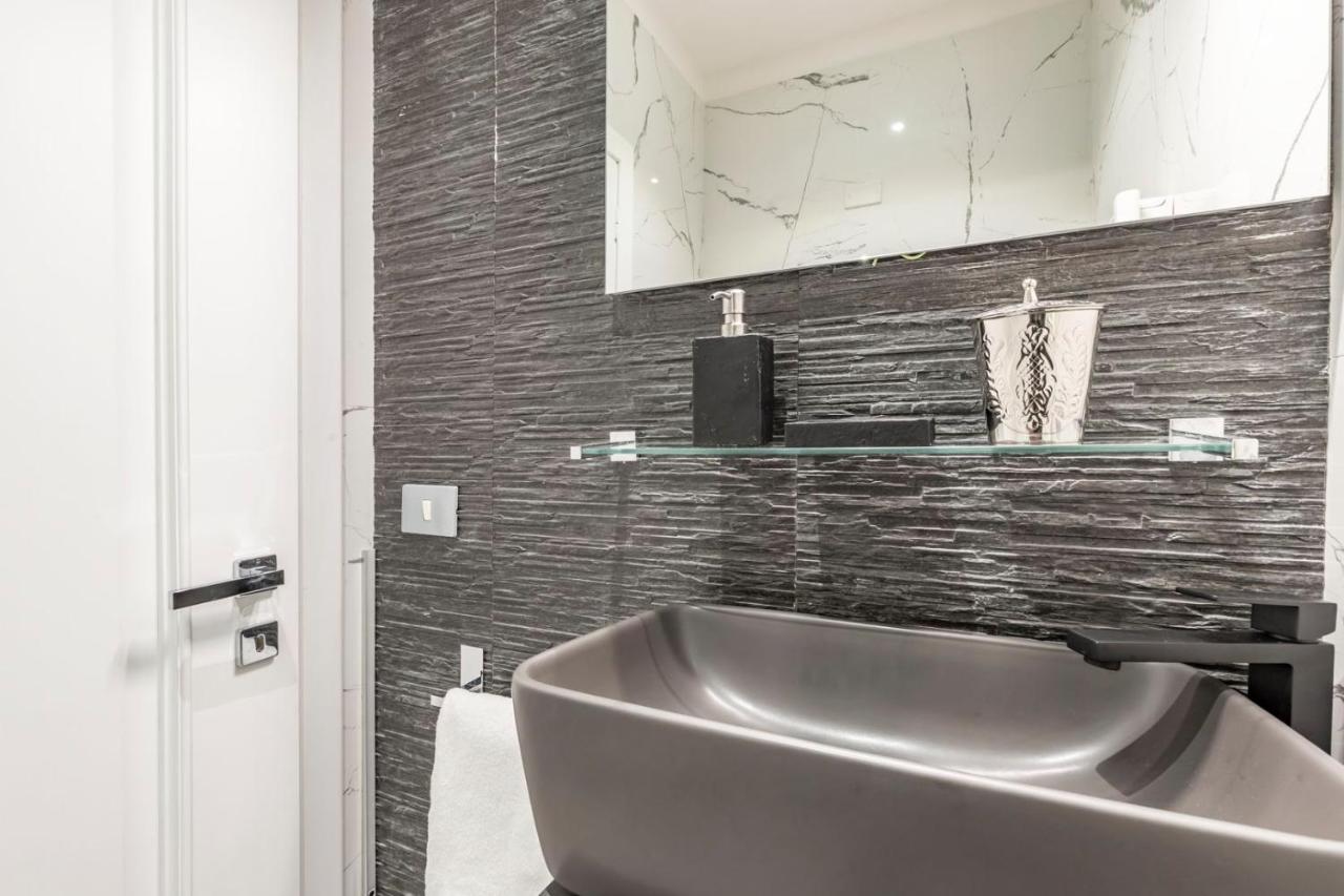 Trevi Luxury Design Apartment Jacuzzi Roma Exterior foto