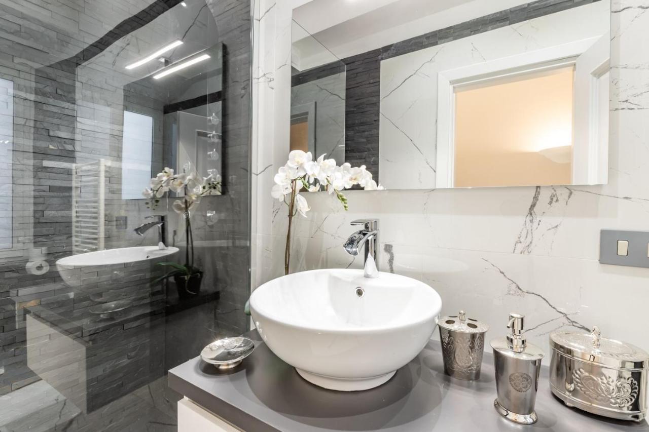 Trevi Luxury Design Apartment Jacuzzi Roma Exterior foto